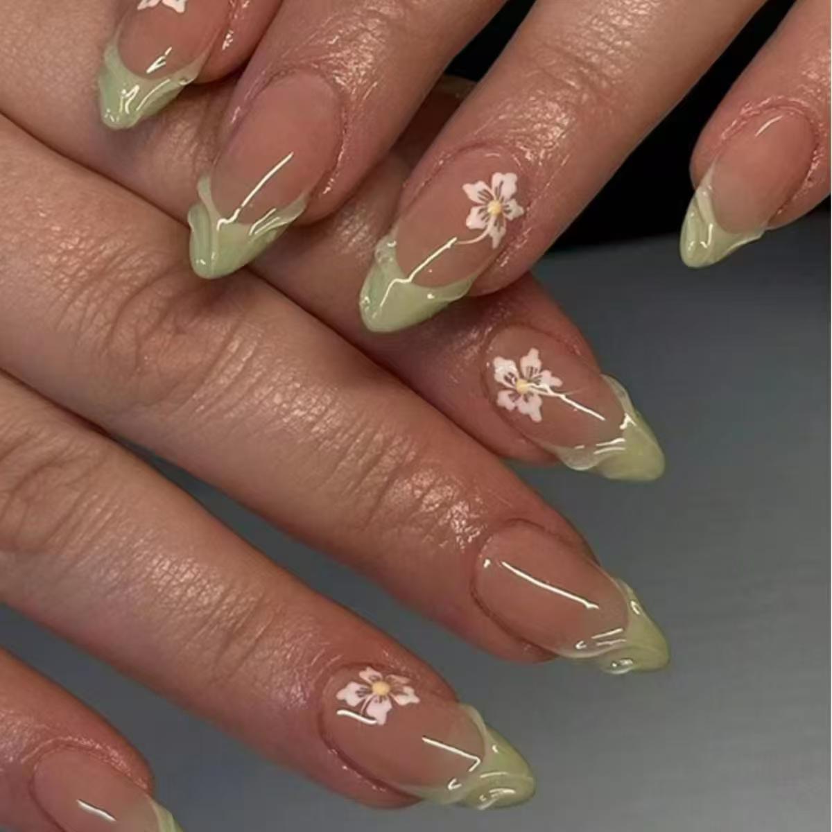 Nail Art Press On - 24枚入り シンプル グリーン フレンチ フェイクネイル 既製